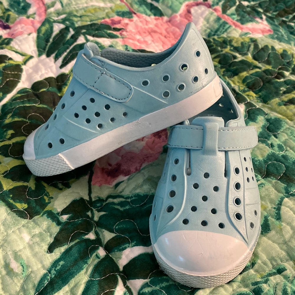 DSG (Dick’s Sporting Goods) EVA slip on shoes toddler size 6, light blue
